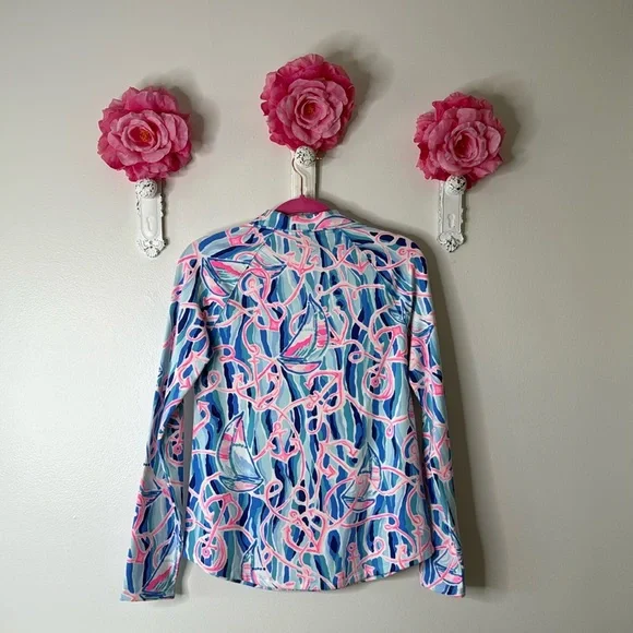 Lilly Pulitzer Skipper Popover, UPF50+ in Skim Blue Reel Nauti, Small. - Picture 11 of 13